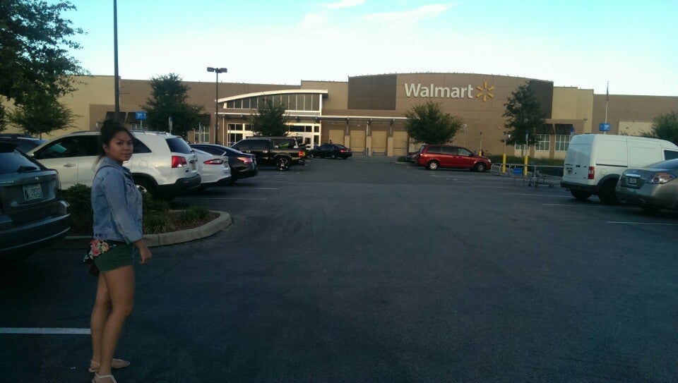 Walmart Supercenter, 5511 Deep Lake Rd, Oviedo, FL - MapQuest