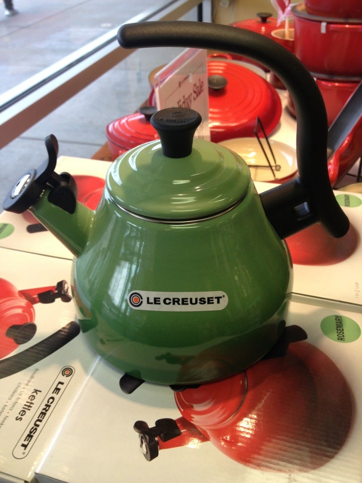 Le Creuset: Williamsburg Premium Outlets