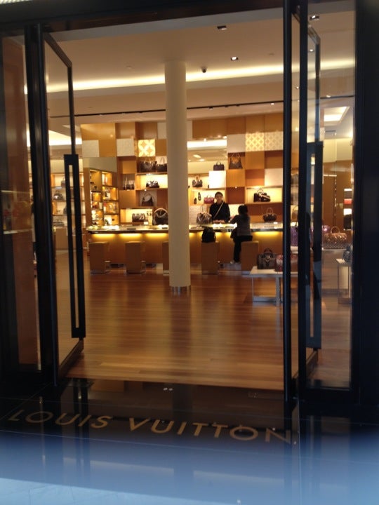 How to get to LOUIS VUITTON (Louis Vuitton Topanga Plaza) in