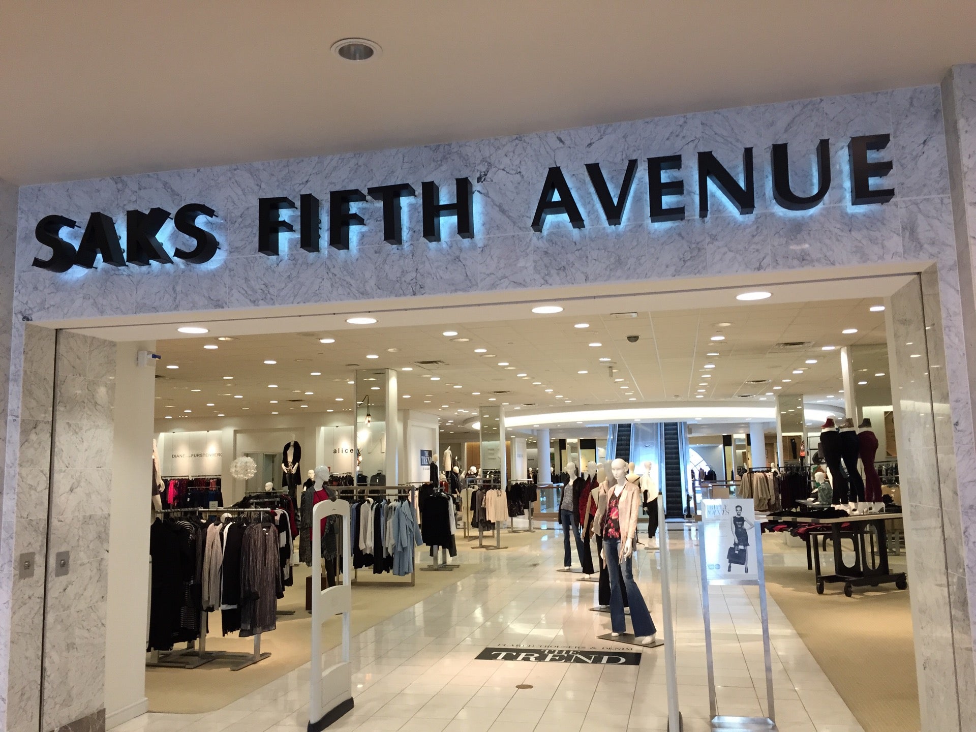 SAKS FIFTH AVENUE - 22 Photos & 33 Reviews - Indianapolis, Indiana - Shoe  Stores - Yelp