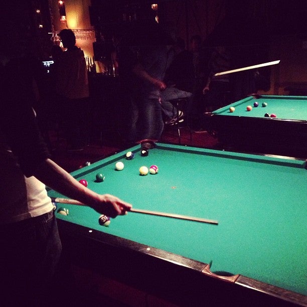 Les Salons D'Edgar, 263 Rue de StVallier E, Québec, QC, Billiard