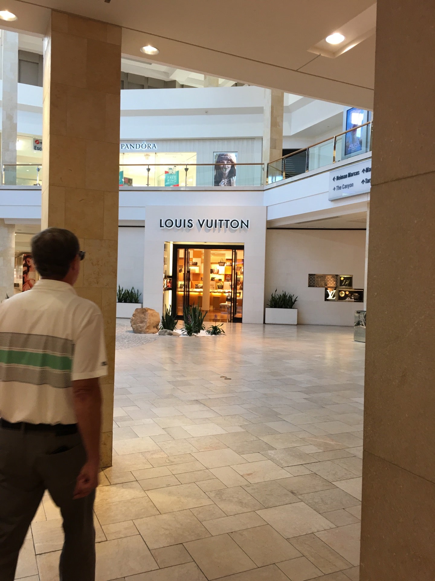 Louis Vuitton Topanga Mall Number 1