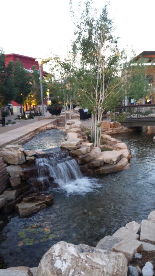 stream in The Vistas at Park Meadows mall