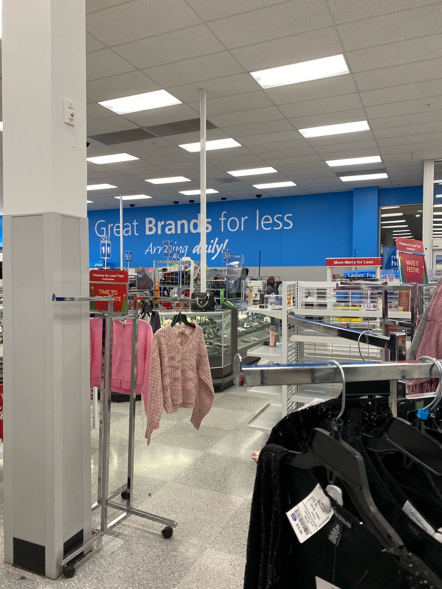 ROSS DRESS FOR LESS - 13 Photos - 12210 K Plz, Omaha, Nebraska