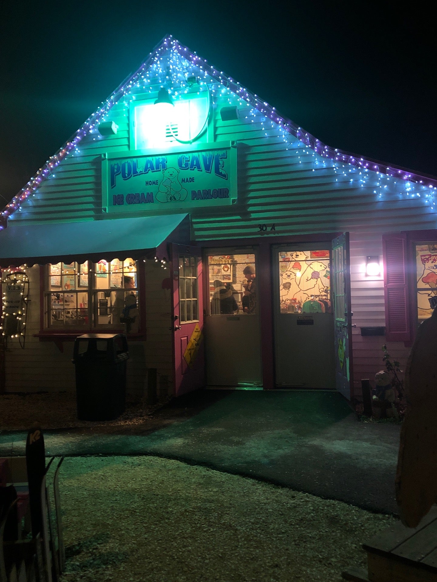 Polar Cave Ice Cream Parlour, 22 Falmouth Rd, Mashpee, MA, Eating