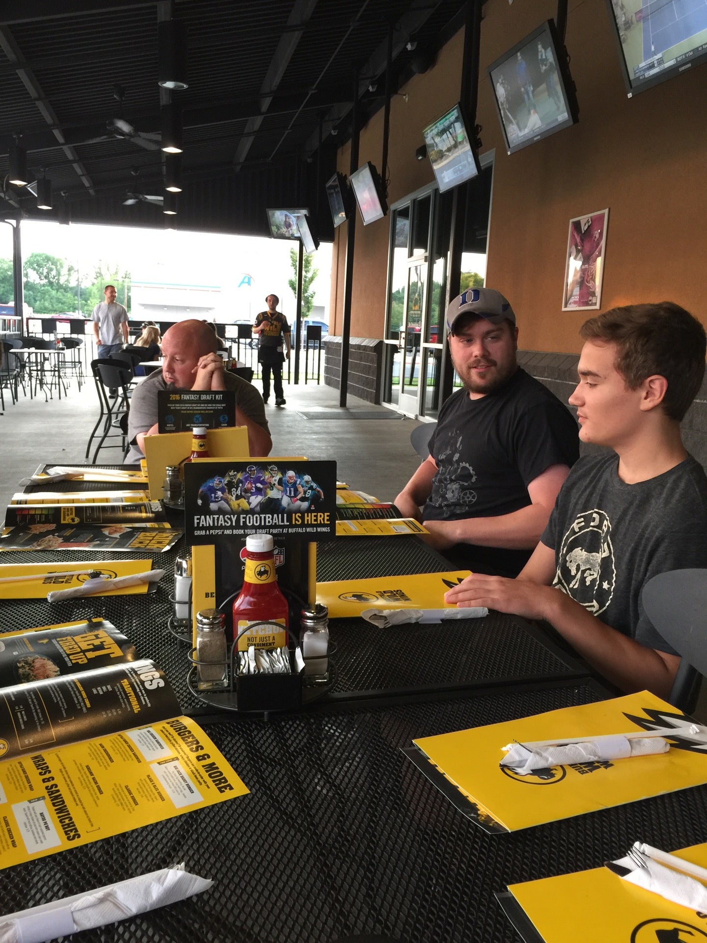 buffalo wild wings fantasy draft