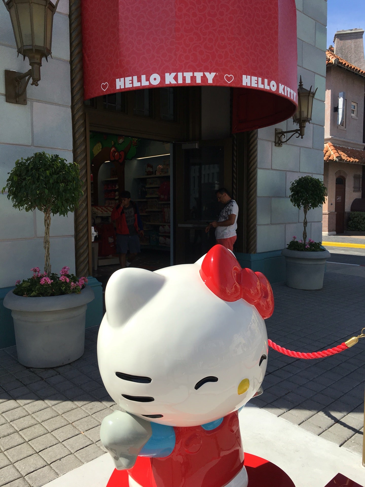 The Hello Kitty Shop, 6000 Universal Blvd, Orlando, FL, Retail Shops -  MapQuest