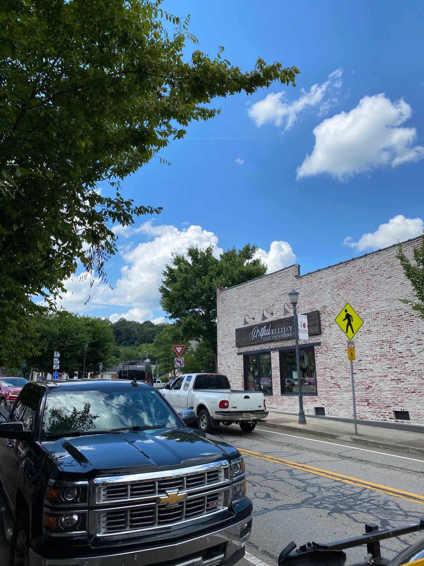 the-square-in-historic-downtown-ellijay-main-street-ellijay-ga