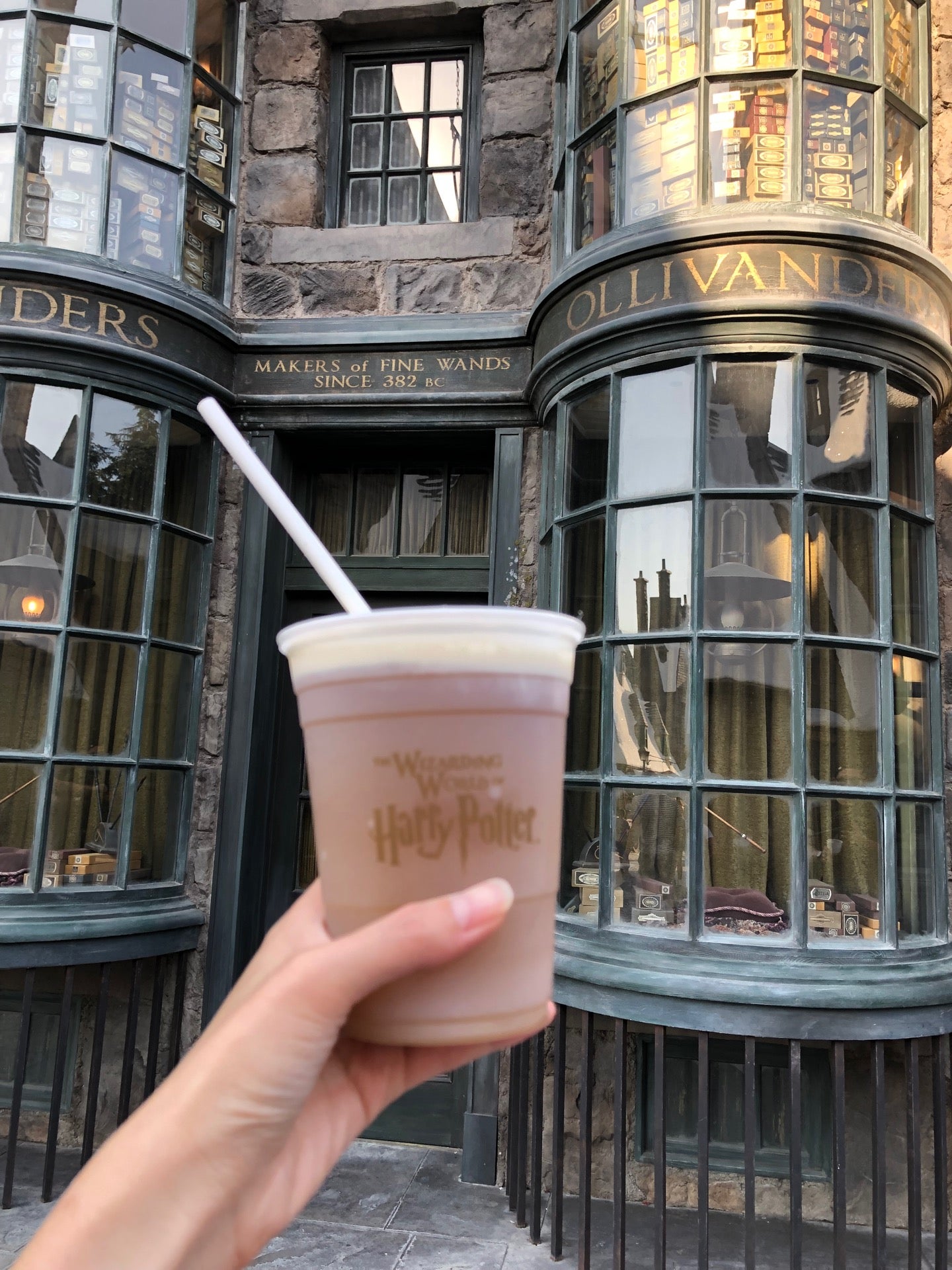 Butterbeer Cart 2, 100 Universal City Plz, Los Angeles, CA, Amusement