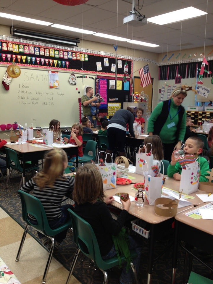 New Holland Elementary School, 126 Eastern School Rd, New Holland, PA