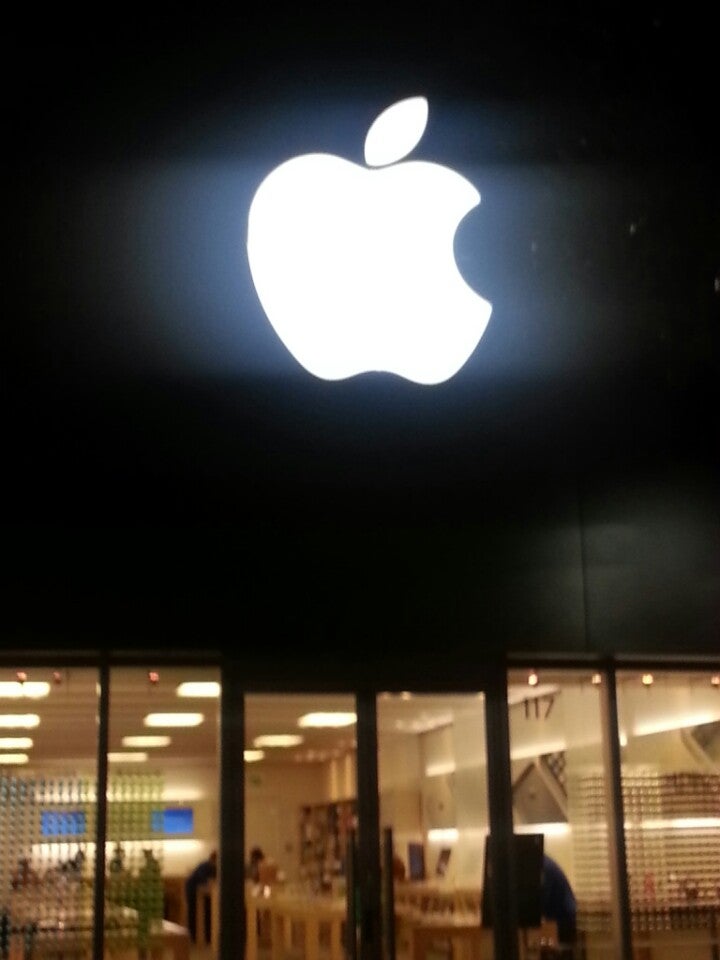 Apple Store, Jacksonville, FL, Outdoor lifestyle center.