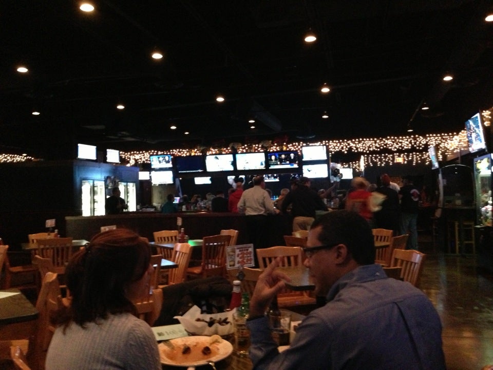Hammerhead Seafood and Sports Grille, 415 Peachtree Industrial Blvd