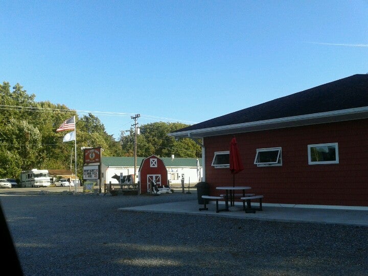 T & J's Dairy Barn, 718 Jessie Dupont Memorial Hwy, Burgess, VA, Dairy
