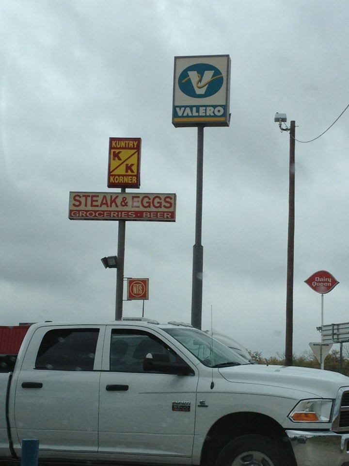 Texas Champion Bank, 405 W Oaklawn Rd, Pleasanton, TX MapQuest