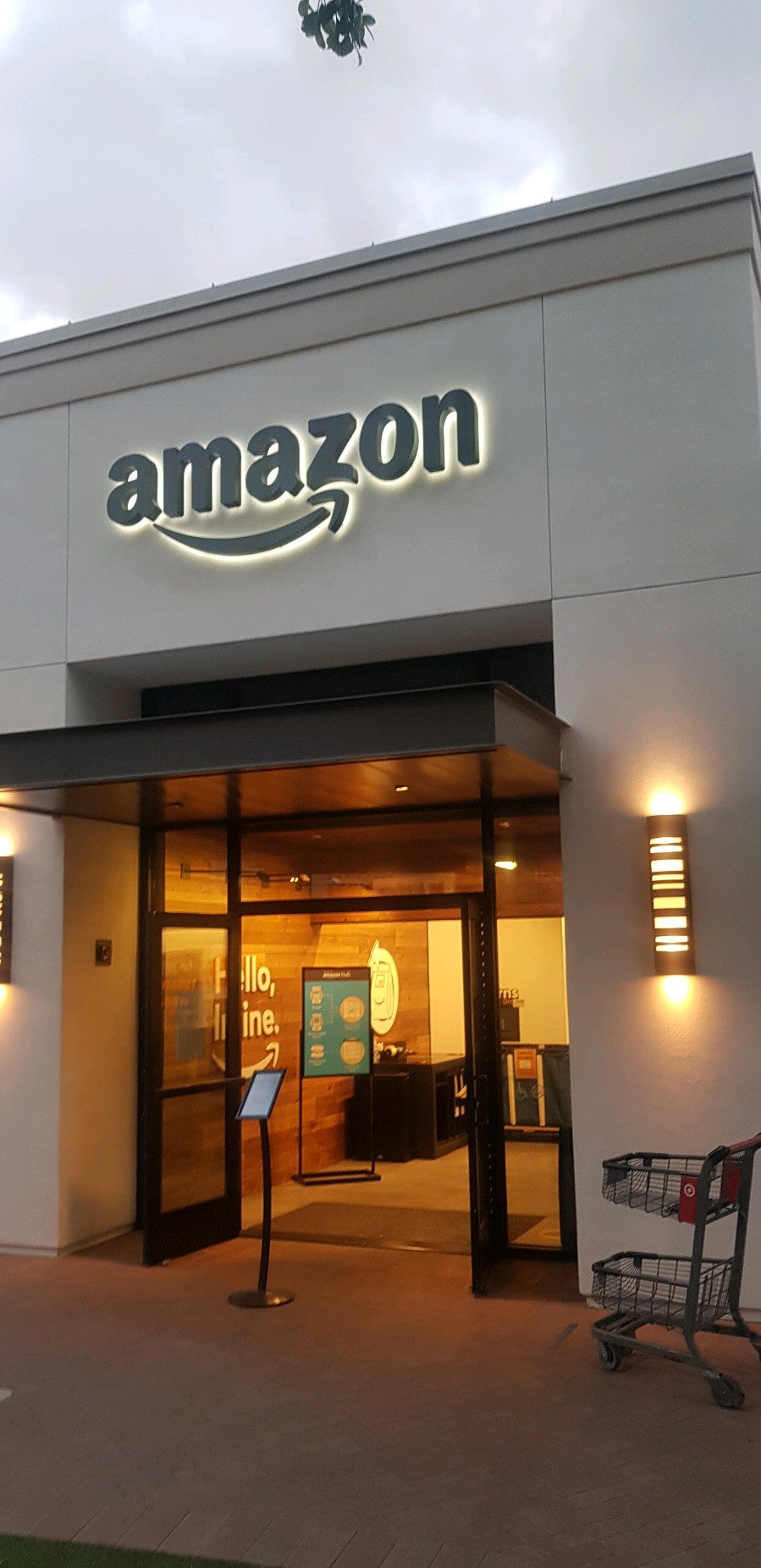Amazon Hub Locker+, 4141 Campus Dr, Irvine, CA, Business Services