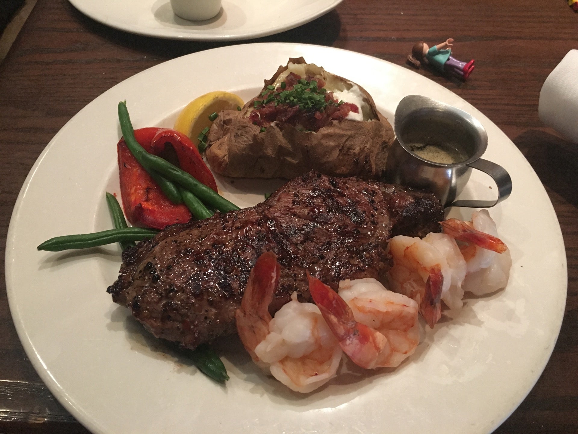 The Keg Steakhouse + Bar, 3130 Argentia Rd, Mississauga, ON, Eating