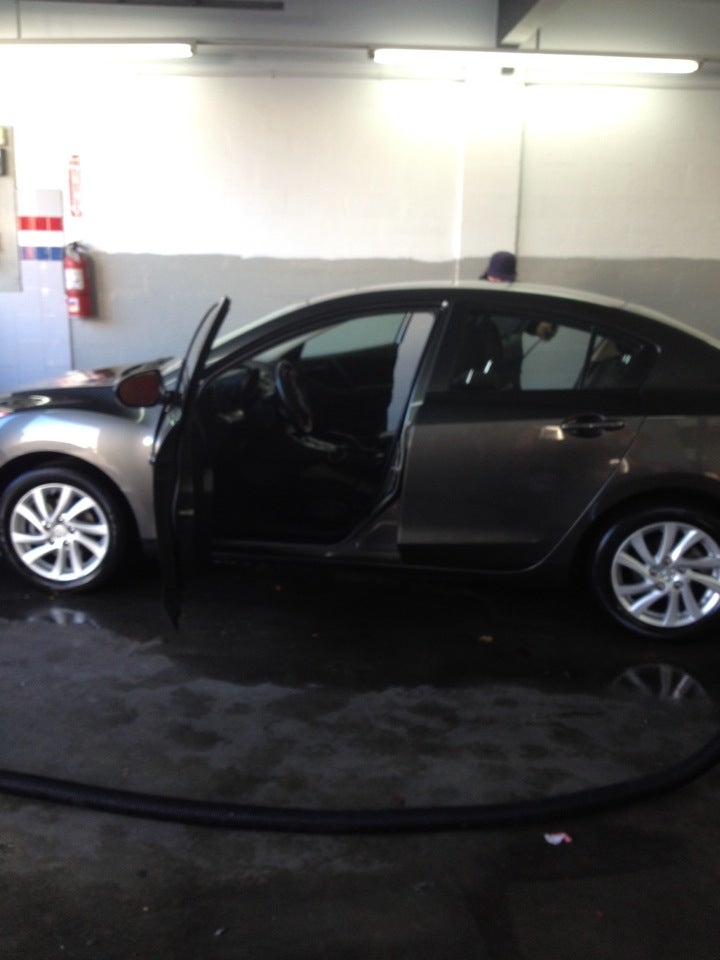 Kingwe Jetdry, Martin's Car Wash