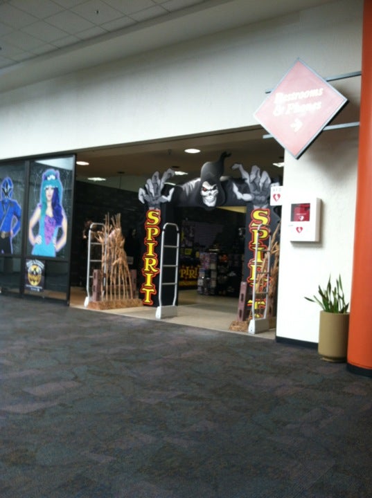 Spirit Halloween CLOSED, 1625 E Camelback Rd, Phoenix, AZ, Furniture