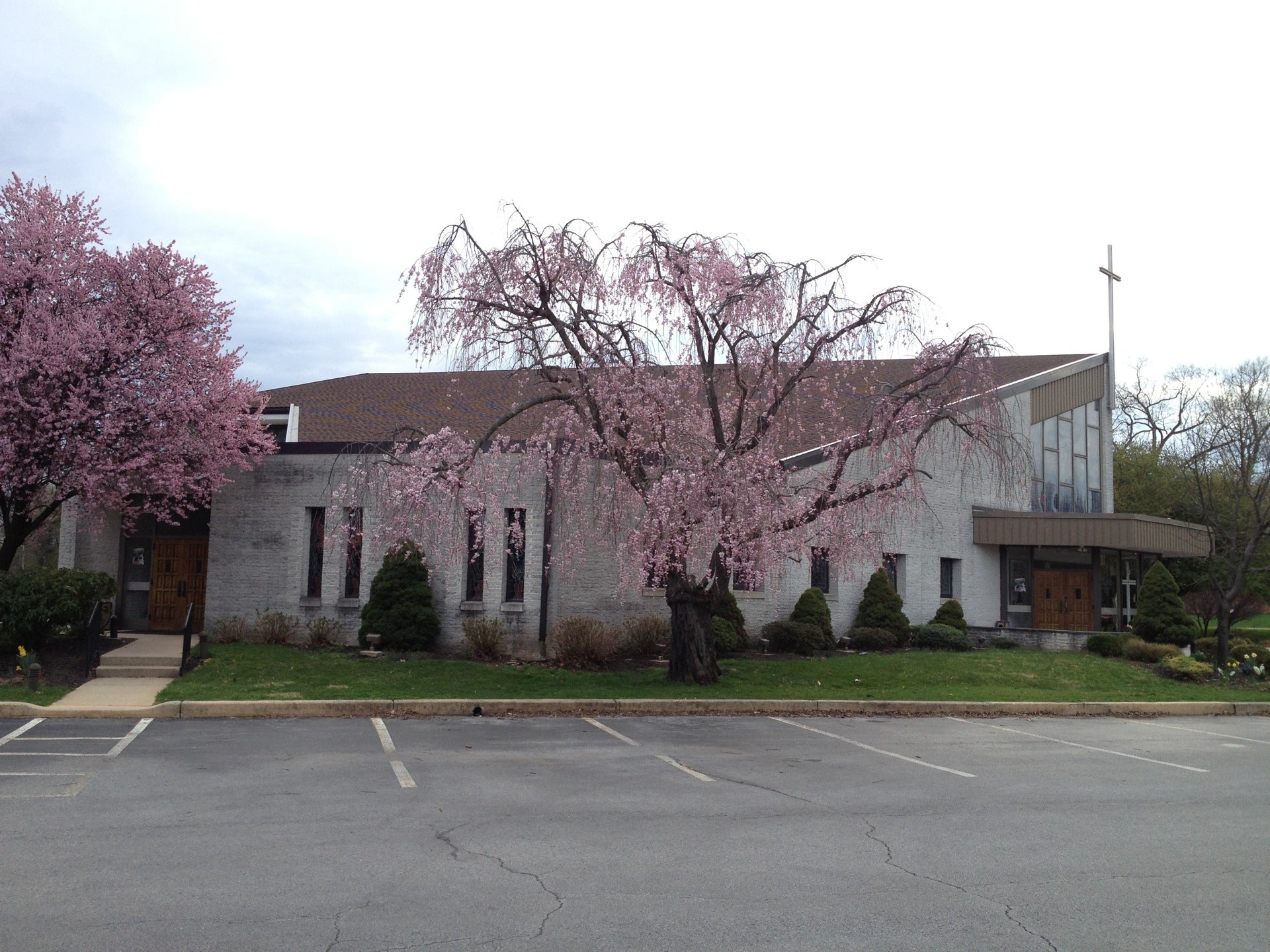 St Isaac Jogues Parish, 50 W Walker Rd, Tredyffrin Twp, PA, Church