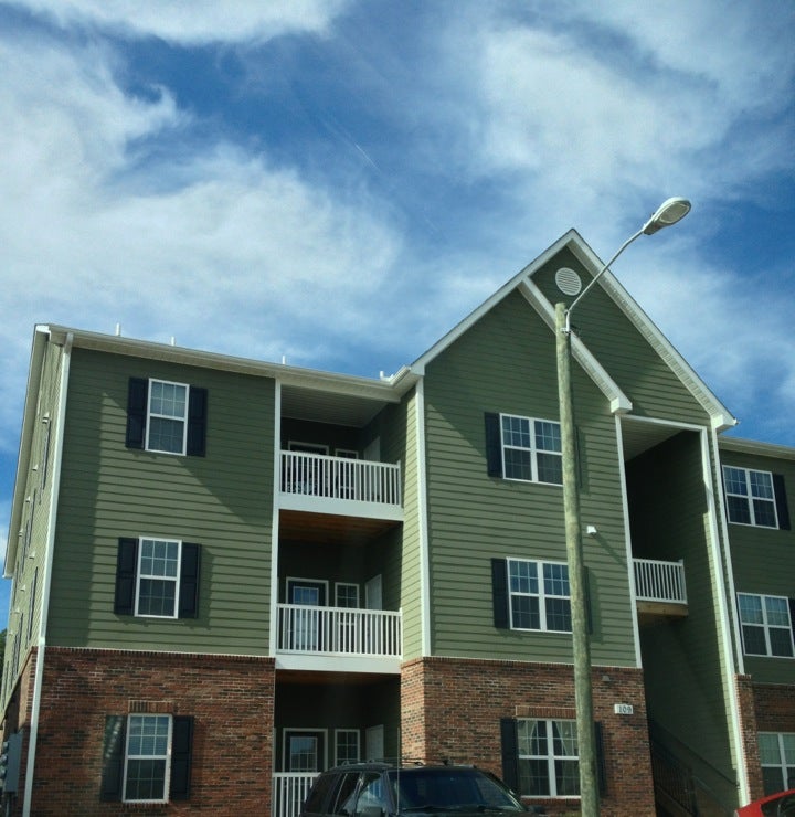 Carden Place Apartment Homes, 101 Carden Place Dr, Mebane, NC, Real