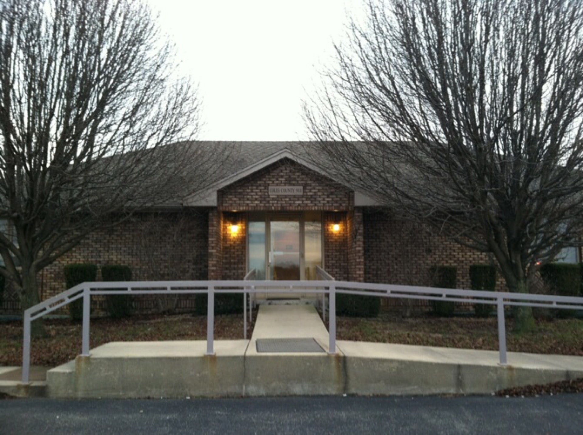 ColesMoultrie County 911, 10500 State Highway 16, Mattoon, IL, Government MapQuest