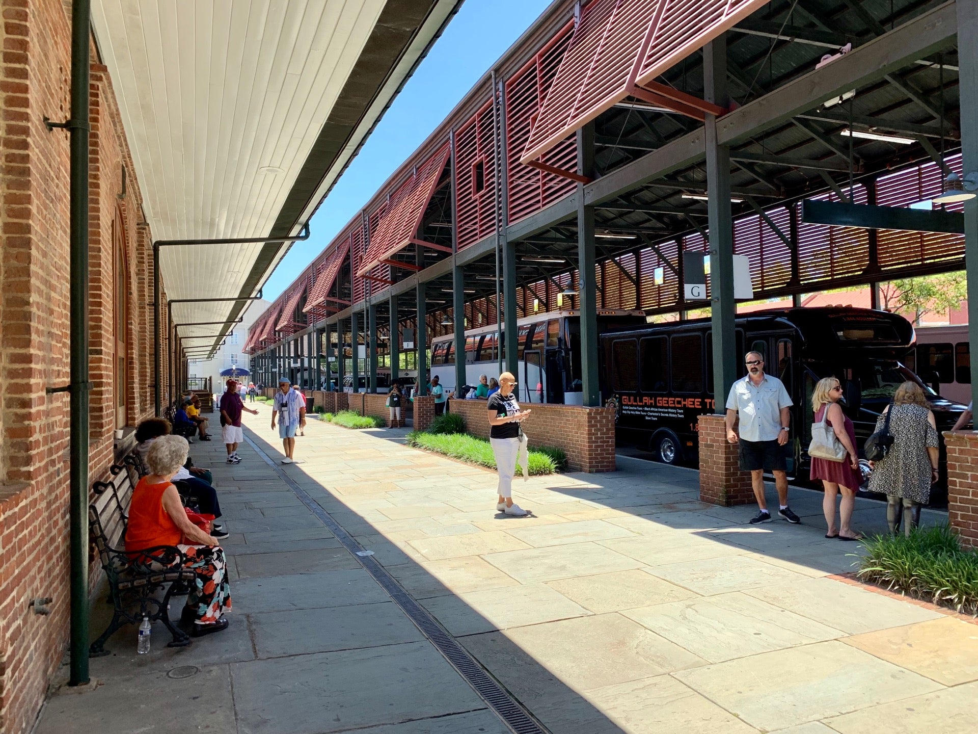 charleston-visitor-center-bus-shed-375-meeting-st-charleston-sc-bus