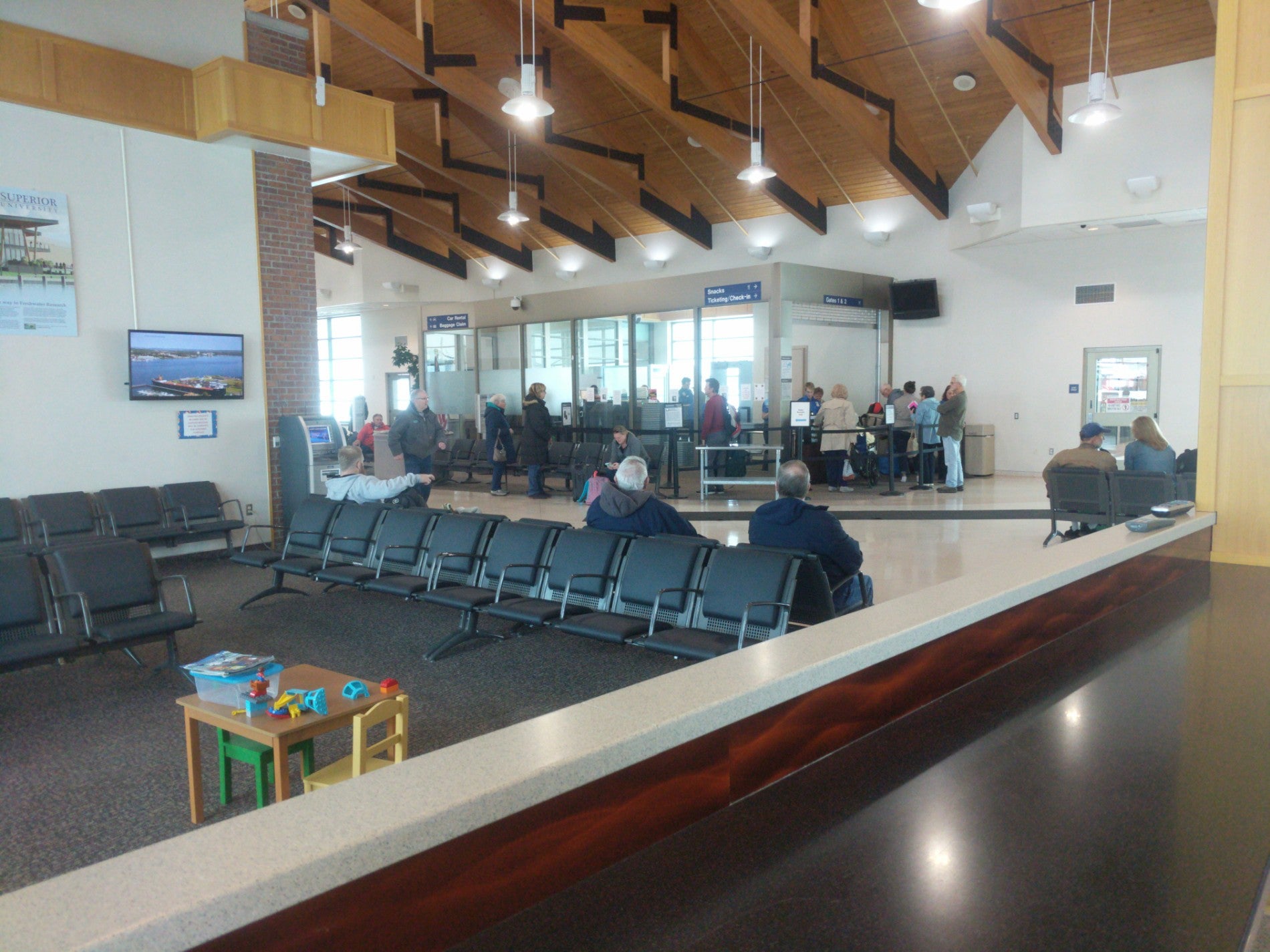 Chippewa County International Airport (CIU), 5315 W Airport Dr, Kincheloe, MI, Major Airports