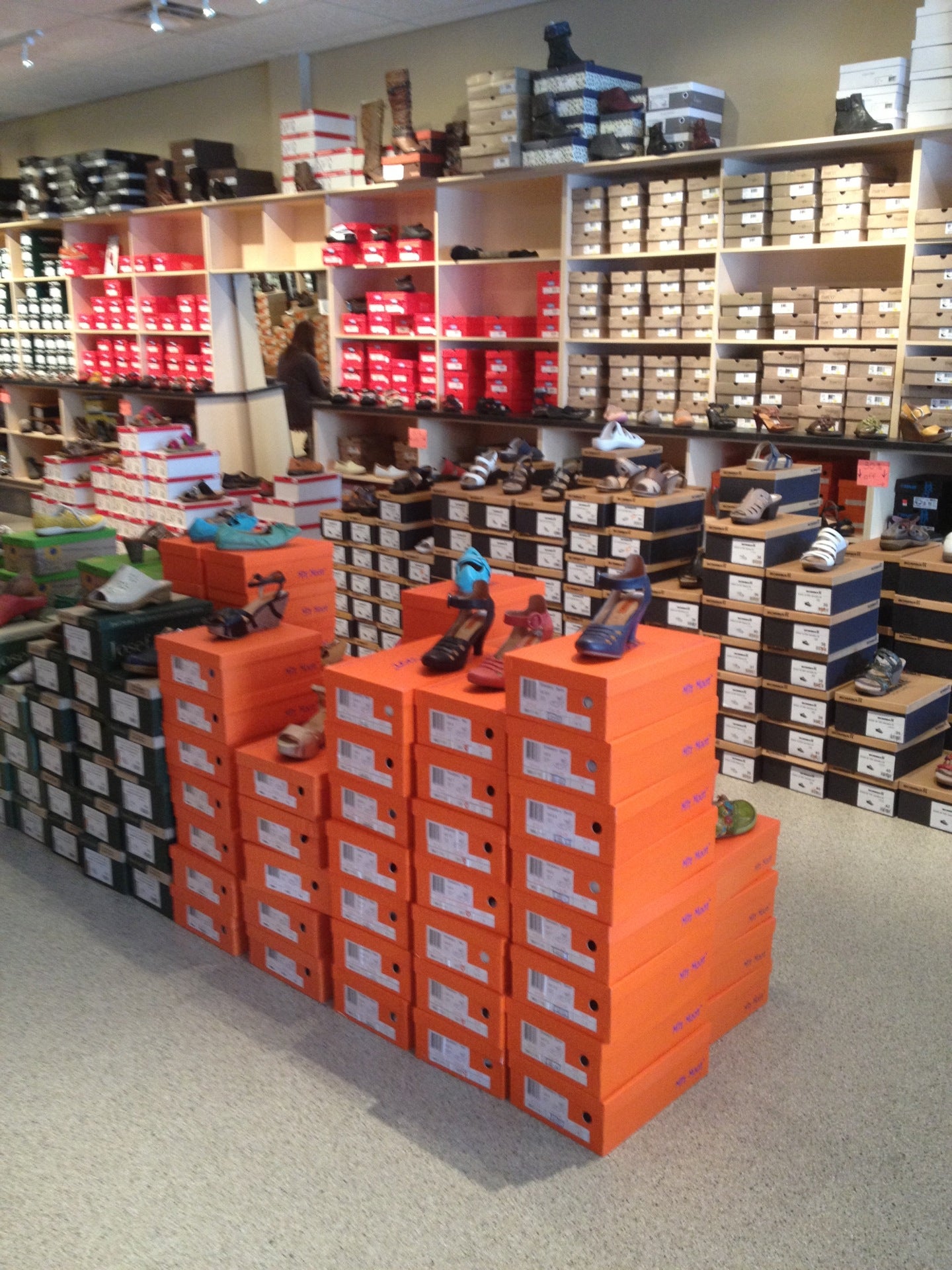 Downtown Shoe Store, 459 Bernard Ave, Kelowna, BC V1Y 6N8, CA MapQuest