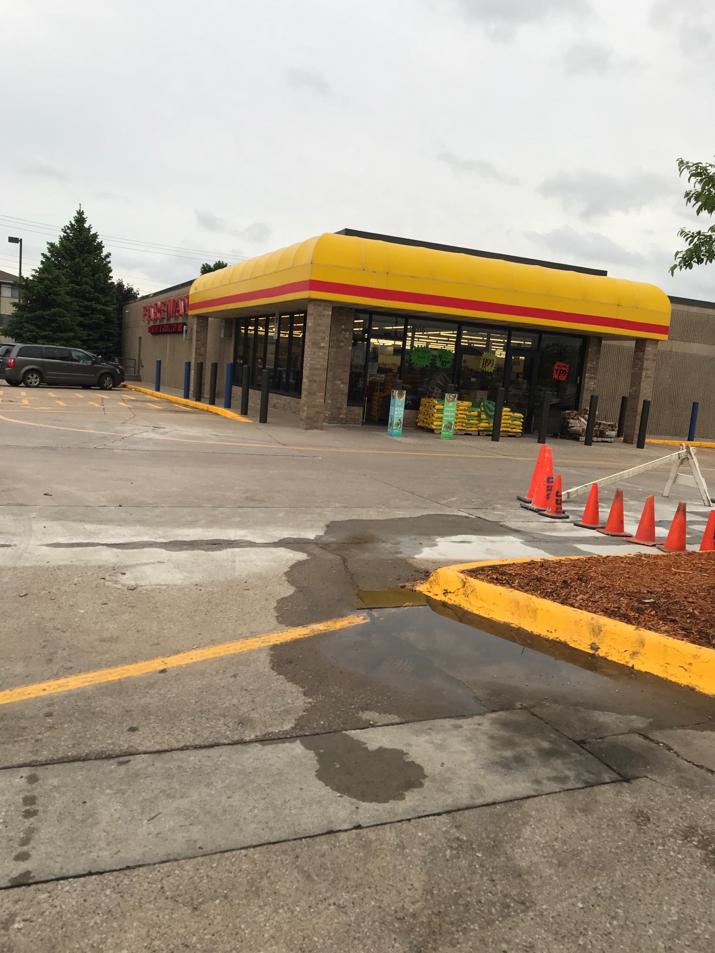 Fareway Stores, 3705 25th St, Moline, IL, Convenience stores, chain