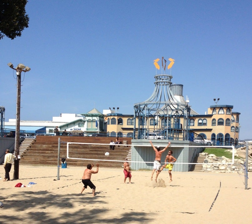 Santa Monica Pier Volleyball Courts Moss Ave Santa Monica CA