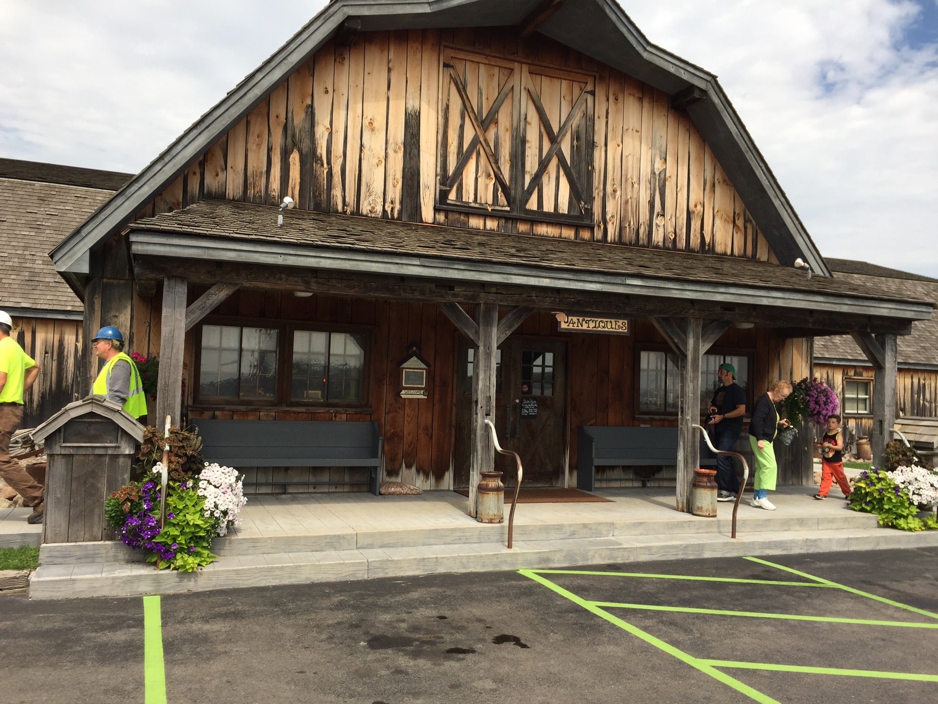 Nueske's Applewood Smoked Meats, 1390 E Grand Ave., Wittenberg, WI