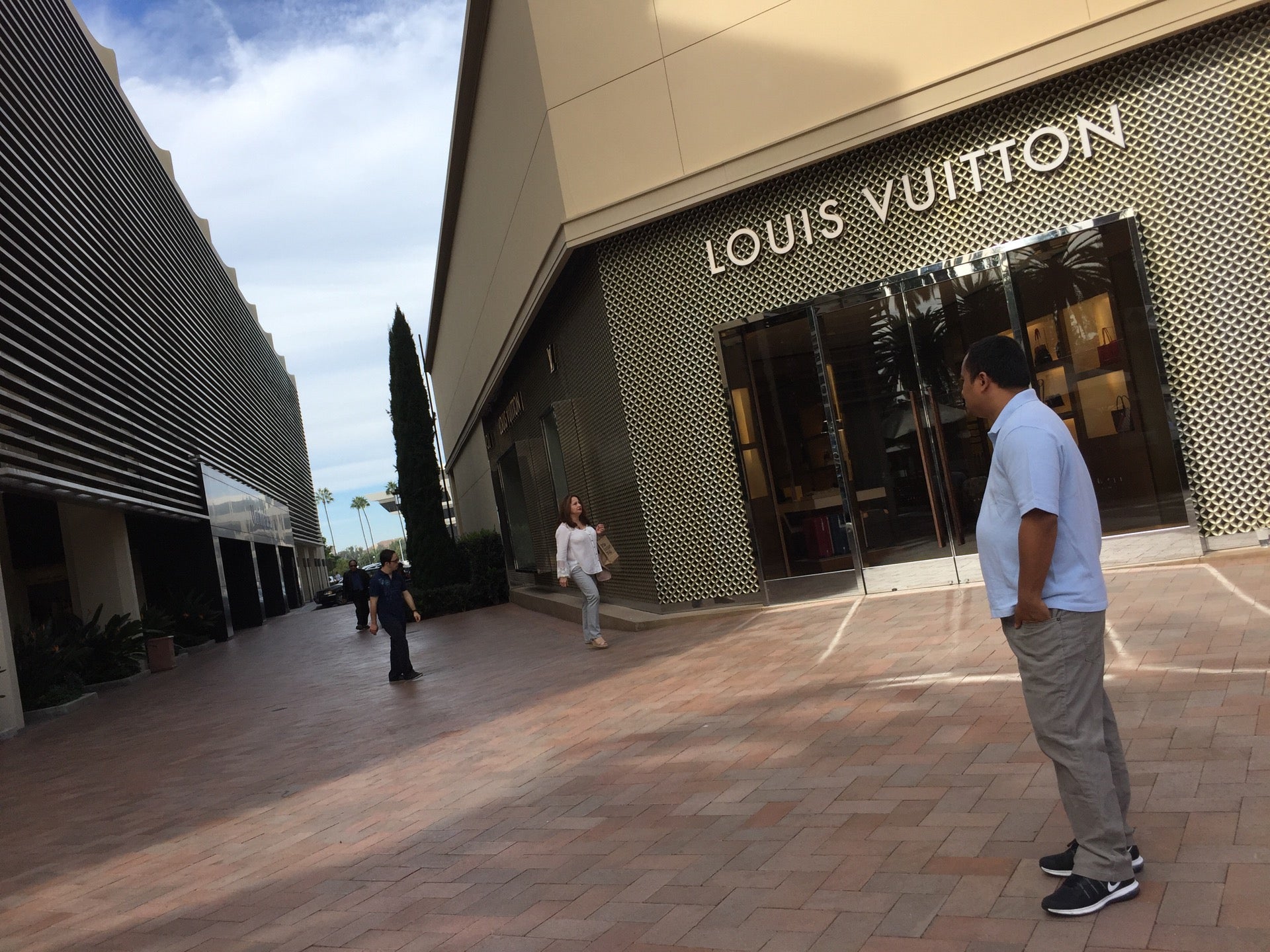 Louis Vuitton Newport Beach Fashion Island Neiman Marcus, 601 Newport  Center Dr, Newport Beach, CA, Beauty Salons-Equipment & Supplies - MapQuest