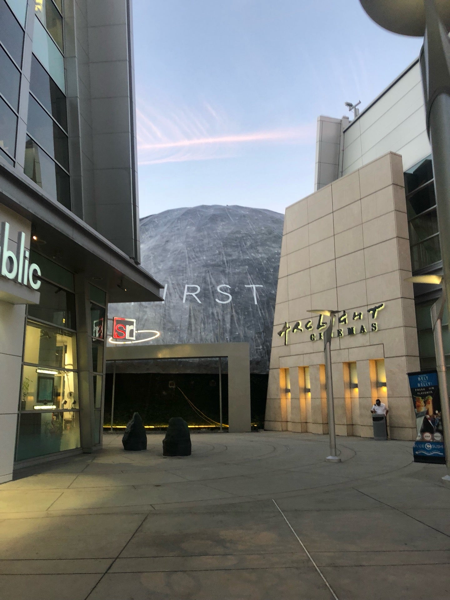 Arclight Hollywood Parking Garage, 6350 De Longpre Ave, Los Angeles, CA