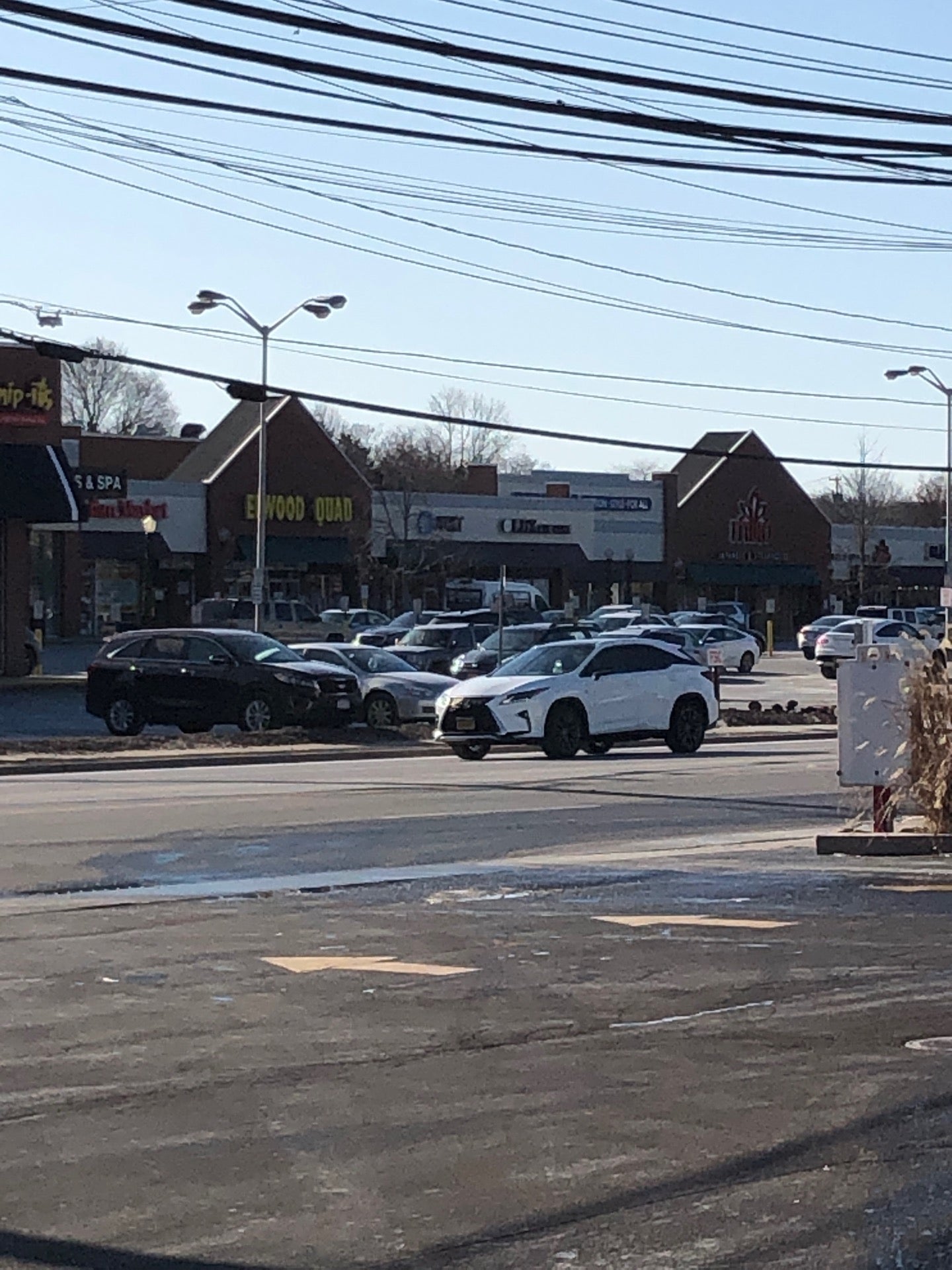 Elwood Shopping Center, 19521960 Jericho Turnpike, East Northport, NY