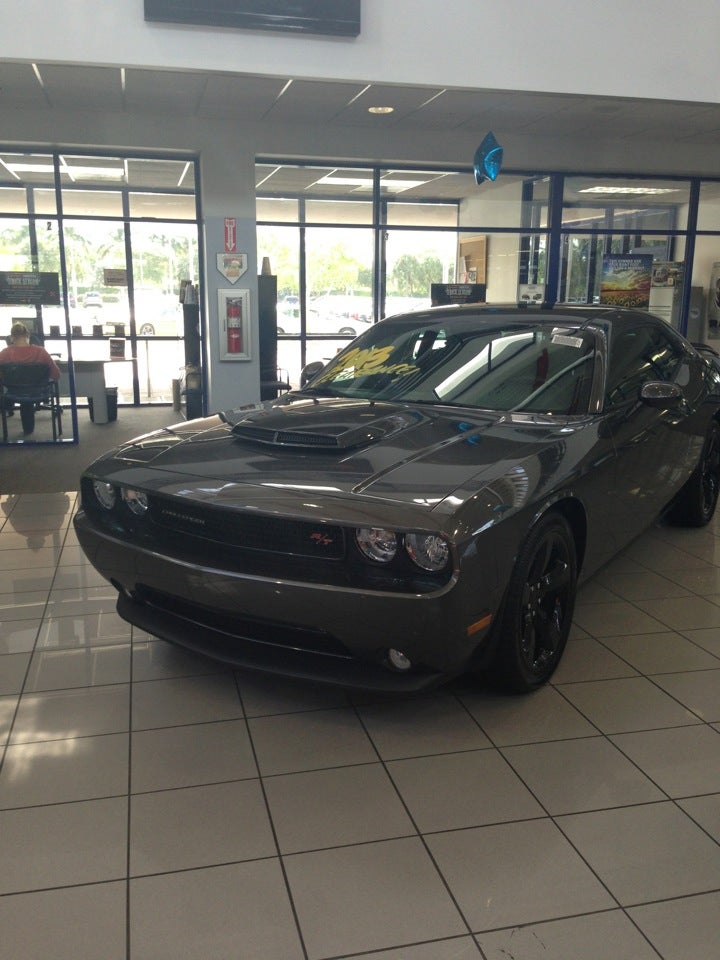 AutoNation Chrysler Dodge Jeep RAM Pembroke Pines, 13601 Pines Blvd
