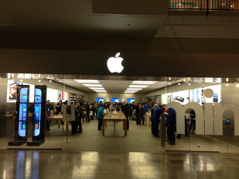 Valley Fair - Apple Store - Apple