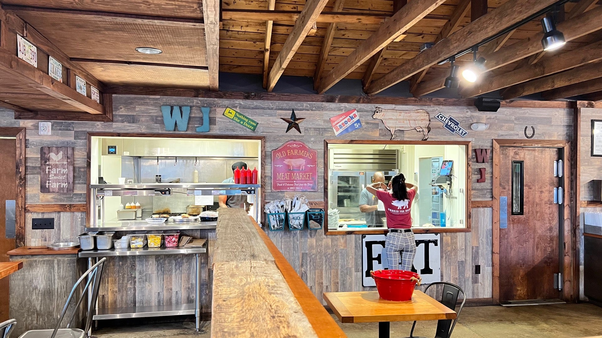 Willie Jewell's Old School BBQ, 3412 Old Petersburg Rd, Martinez, GA