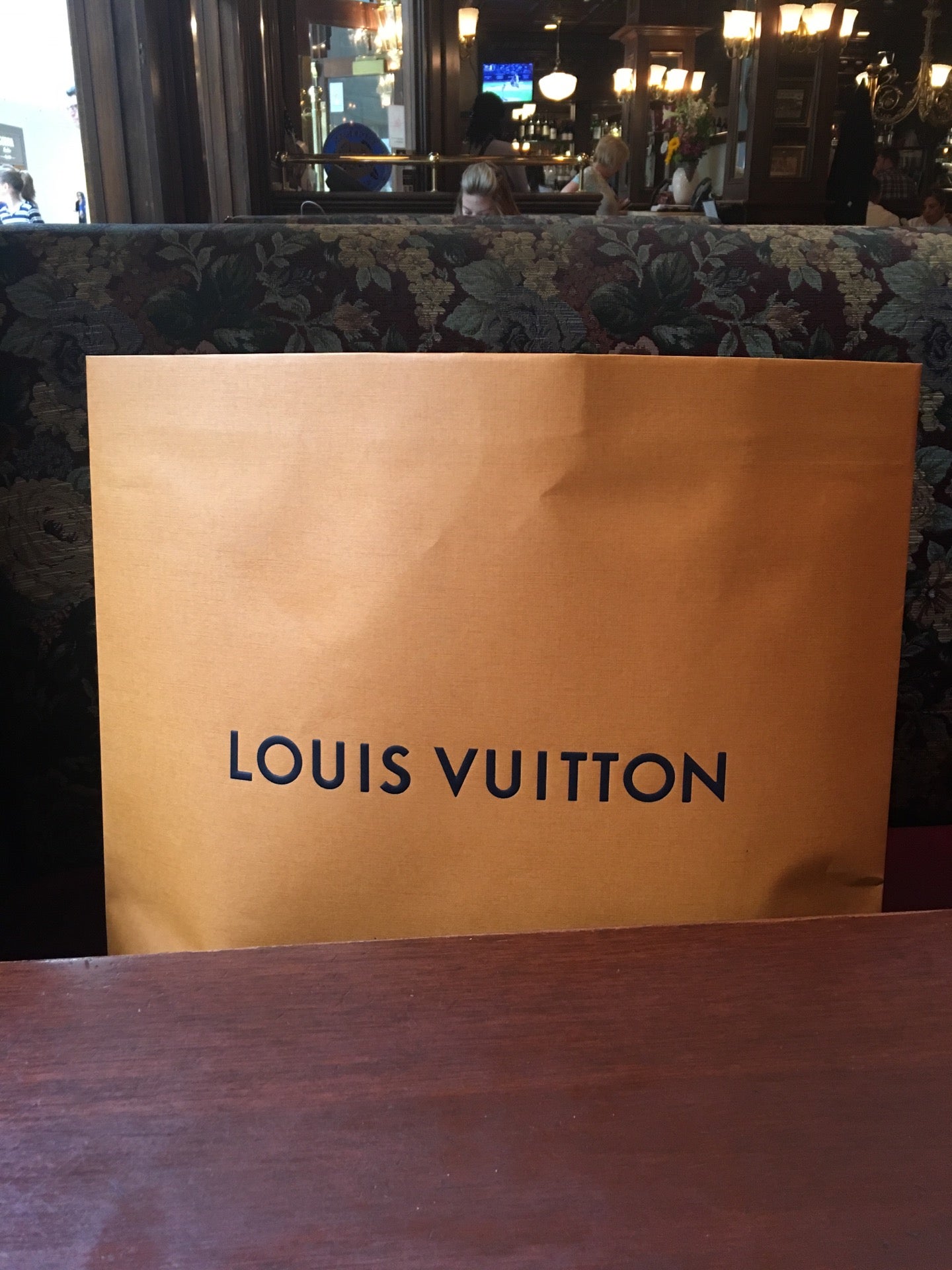 LOUIS VUITTON SHORT HILLS - 48 Photos & 134 Reviews - Level 2 Mall