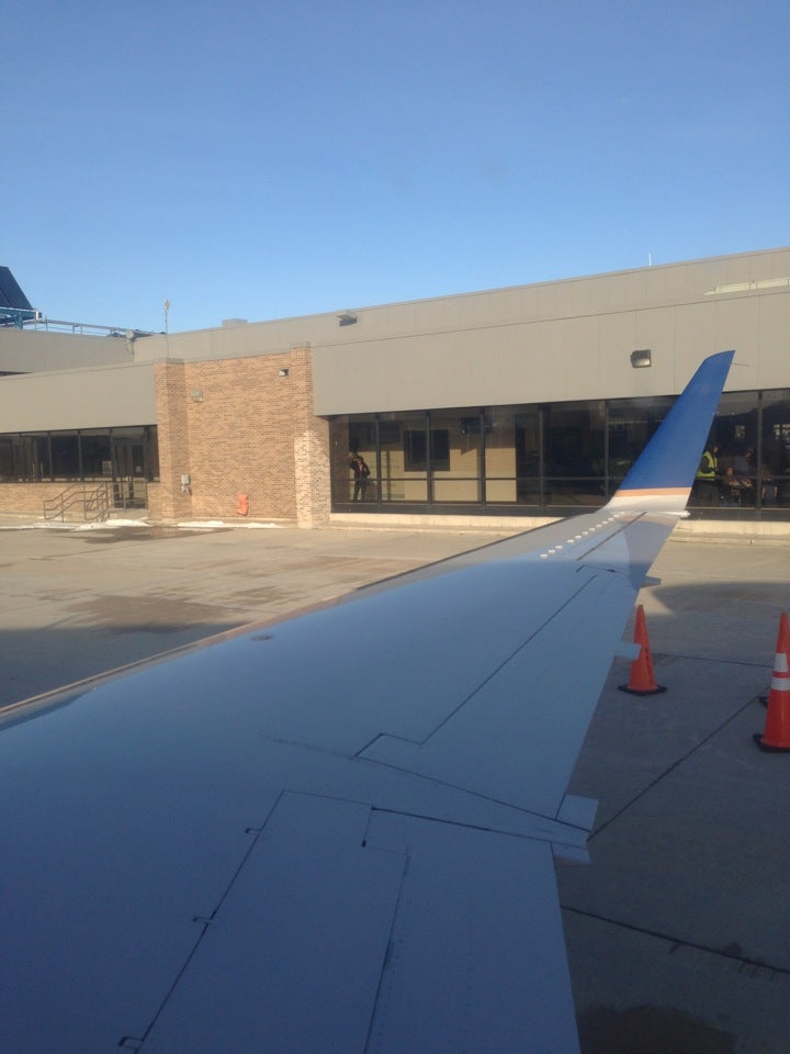 ATW Gate 5, W6390 Challenger Dr, Appleton, WI, Airports MapQuest