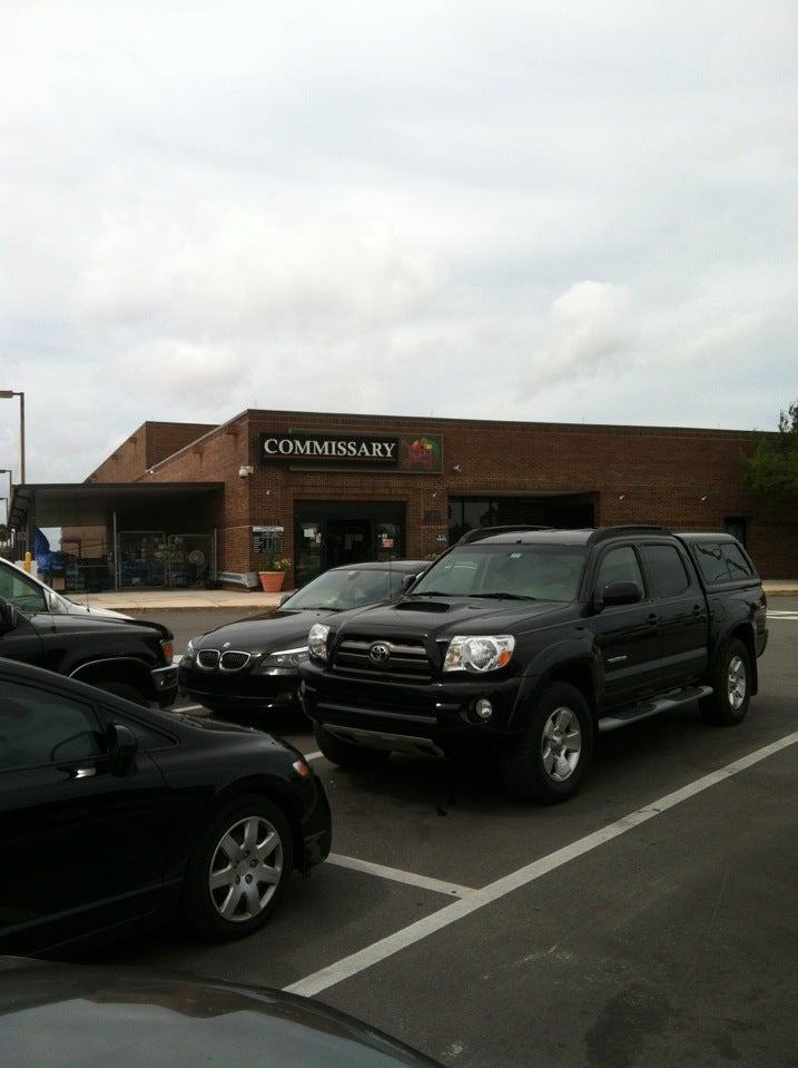 Macdill AFB Commissary, 2908 N Boundary Blvd, Tampa, FL, Grocery Stores