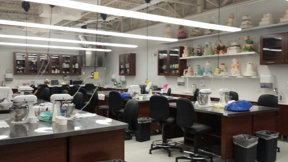 The Wilton School of Cake Decorating and Confectionery Art, 7511 Lemont Rd, Darien, IL, Schools