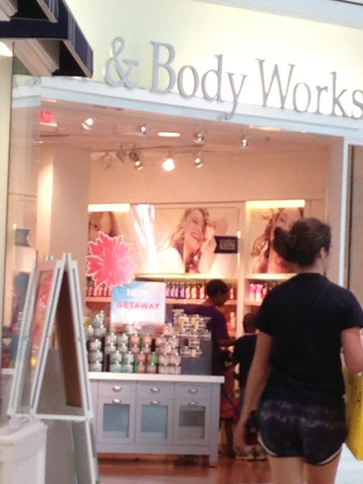 Bath & Body Works, 6801 Northlake Mall Dr, Ste 172, Charlotte, NC