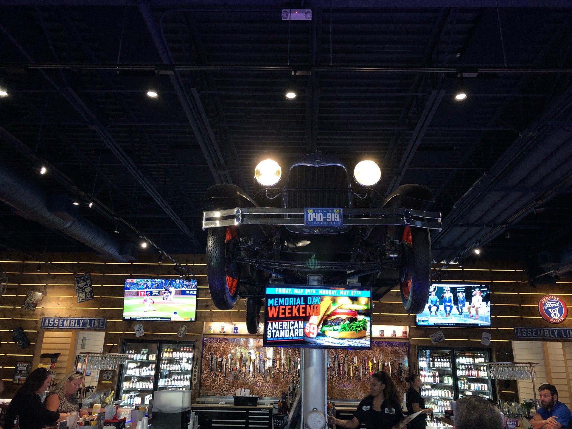 Ford's Garage Kissimmee, 3210 Margaritaville Blvd, Kissimmee, FL