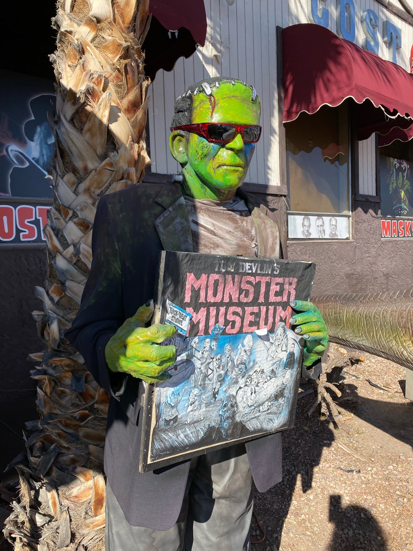 Home - Tom Devlin's Monster Museum