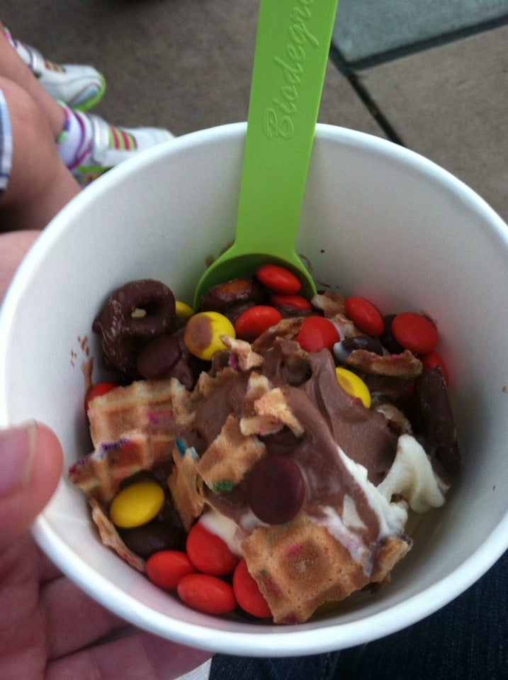 Kiwi Frozen Yogurt, 4640 High Pointe Blvd, Harrisburg, PA MapQuest