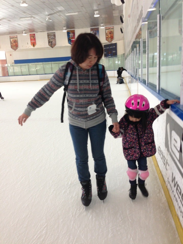 Ice Center at San Mateo, 2202 Bridgepointe Pkwy, San Mateo, CA, Skating