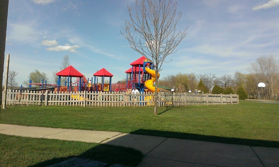 Lakeside Memorial Park, Holly Bush Dr, Holly, MI, Parks MapQuest