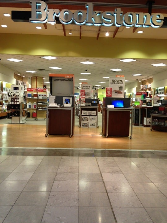 Brookstone CLOSED 1 Riverside Square Mall Hackensack NJ