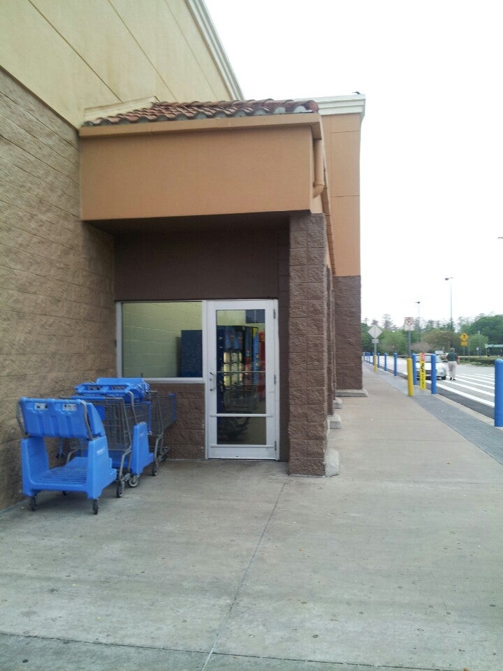 Walmart Kissimmee - Cypress Pkwy