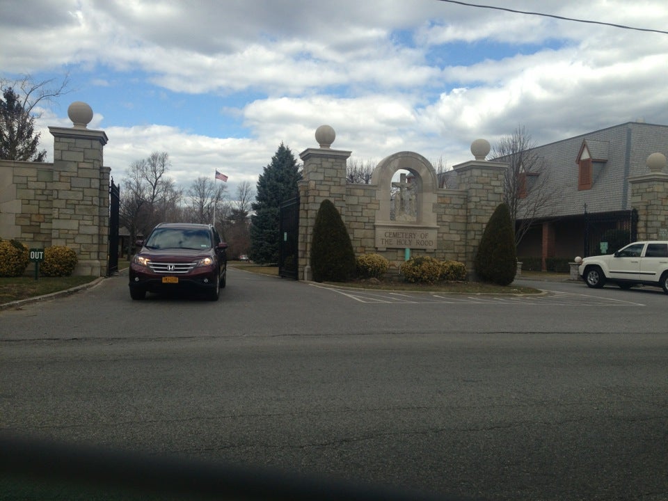 St Charles Cemetery, 2015 Wellwood Ave, Farmingdale, NY, Cemeteries MapQuest